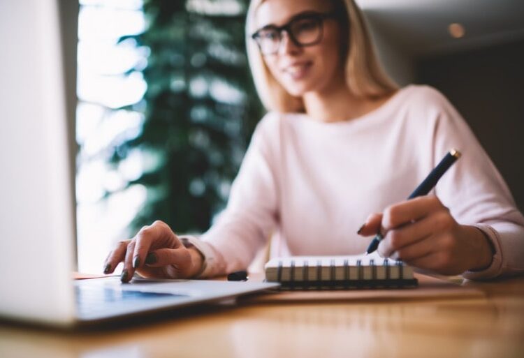 simple side gigs to boost your income this year