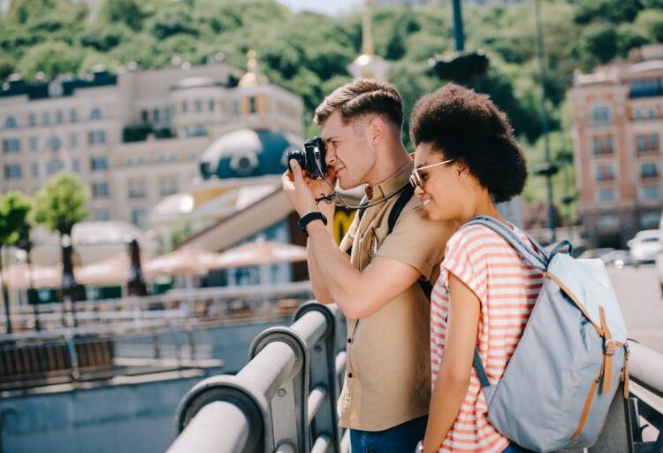 9 travel picture ideas for beginner and avid travelers