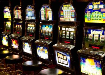 from chips to clicks the transition of land based casinos to the online realm