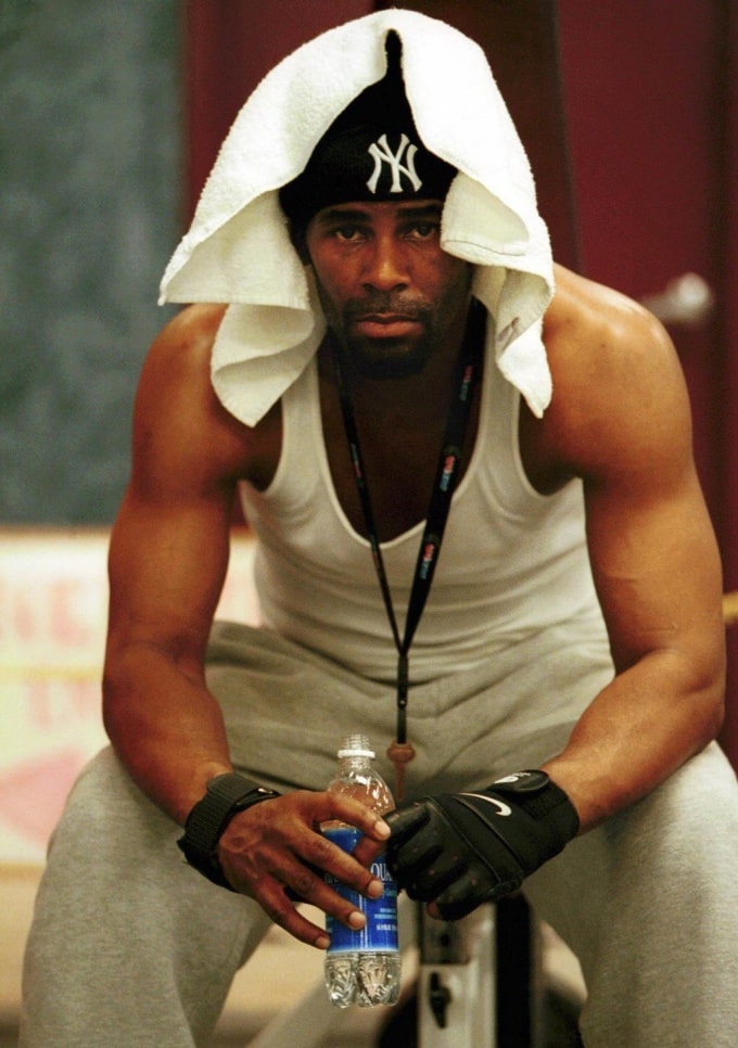 How Much Is R. Kelly’s Net Worth Right Now