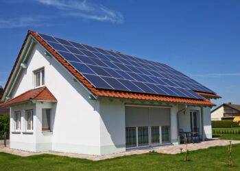 the top 4 reasons to invest in solar panels for your small bungalow