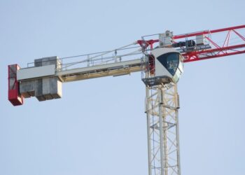 the-role-of-a-crane-accident lawyer in your workers compensation case