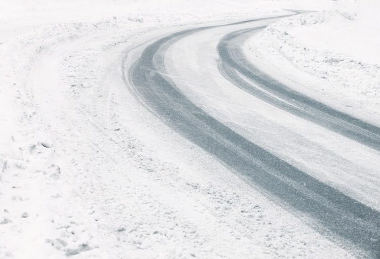 16 road safety tips in icy conditions
