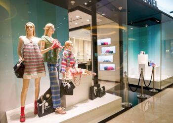 creative signage ideas for fashion stores