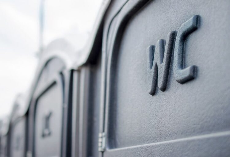 the ultimate guide to portable toilets for construction sites